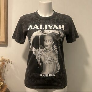 Aaliyah Graphic Women's Top - Black